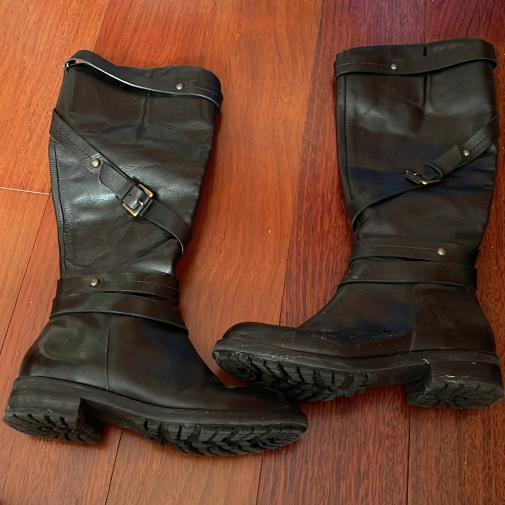 Gorgeous, black leather boots